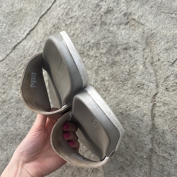 ADIDAS sandals size 8 - Picture 2 of 5